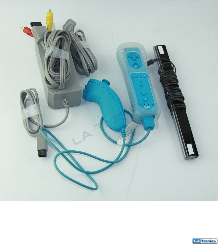18044_Nintendo-Wii-Limited-Edition-Blue-Video-Game-Console-RVL-101_2.JPG