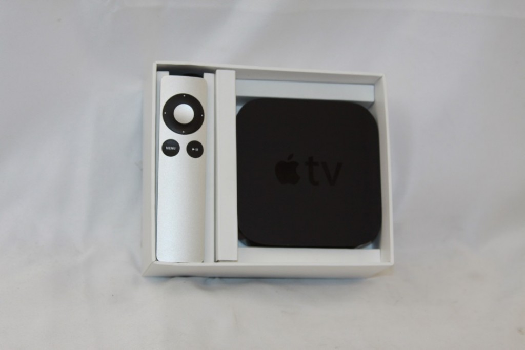 Apple TV 32GB 3RD Generation HD Streaming Media Player Black A1469 MD199LL/A