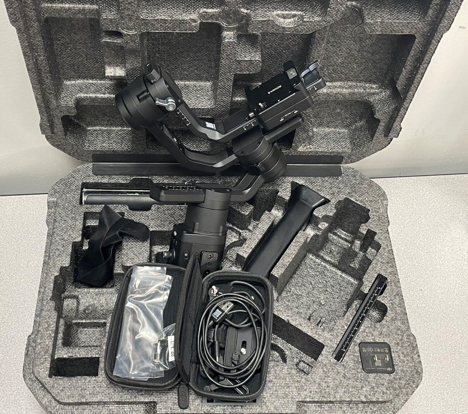 DJI Ronin-S Essentials Camera Stabilizer Kit Essential Kit Pre-Ownned