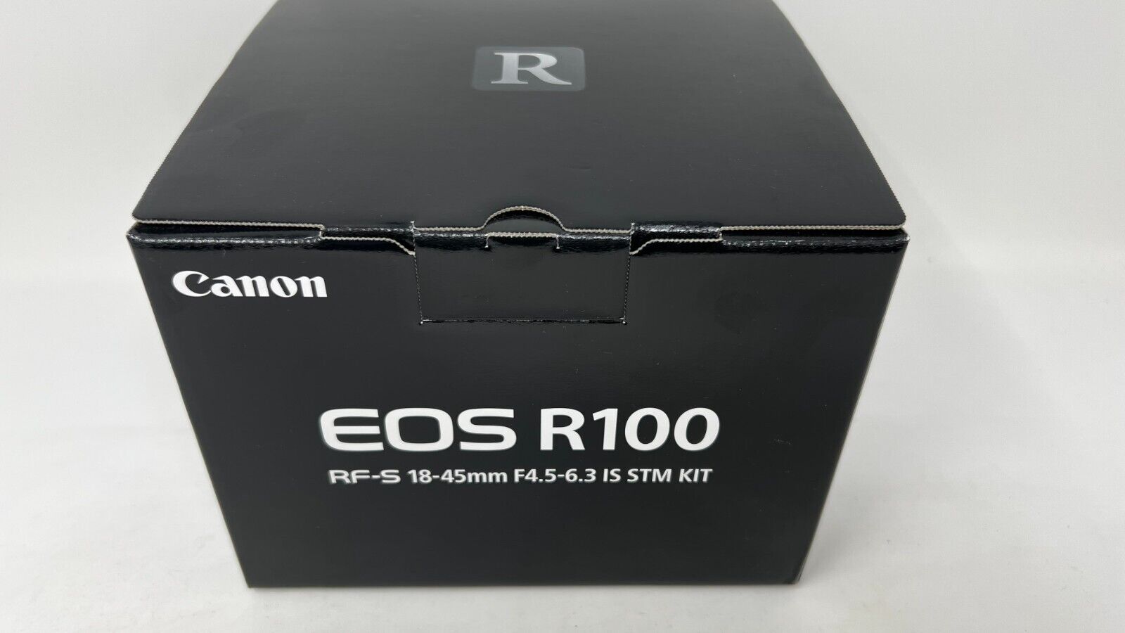 New Canon EOS R100 Mirrorless Camera With RF-S 18-45mm F/4.5-6.3 IS STM Lens Image 3