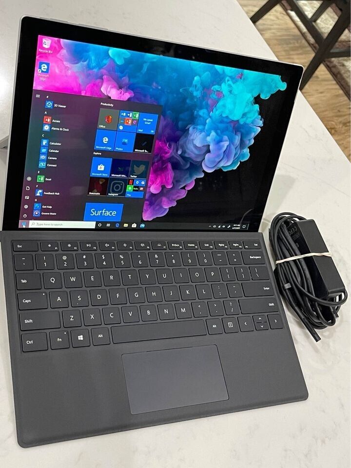 Microsoft Surface Pro 4 I5-6300U 2.4GHz 4GB 128GB Win10 With Keyboard