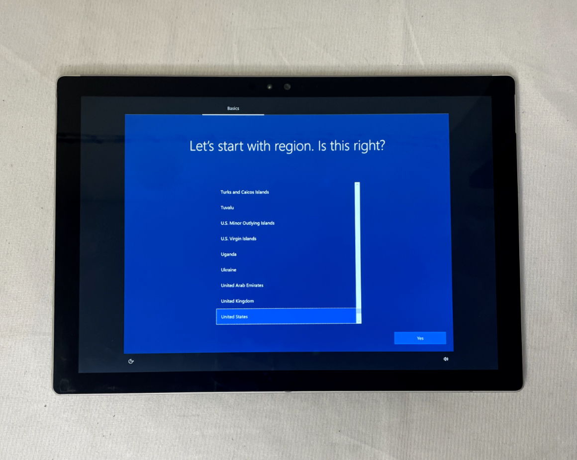 Microsoft Surface Pro 4 Tablet 12.3&quot; I5-6300U 2.40GHz 4GB RAM 128GB READ