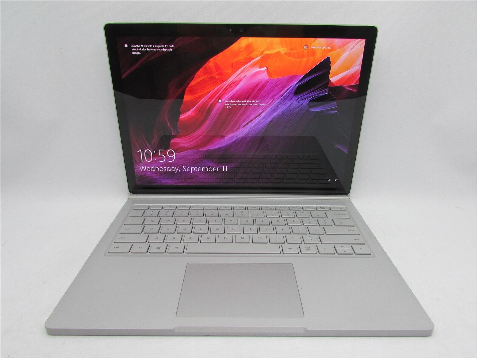 Microsoft Surface Book I7-6600U 2.6GHz 8GB RAM 256GB 13.5&quot; Windows 10 Pro Laptop