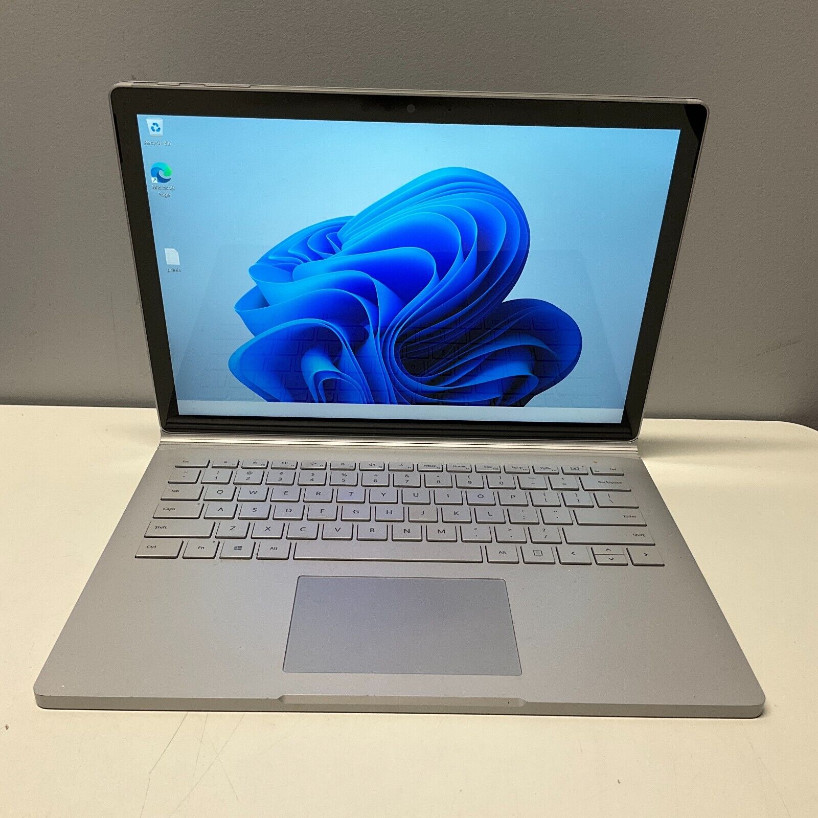 Microsoft Surface Book 2 13.5" Touch I7-8650U 1.9GHz 8GB 256GB AS-IS