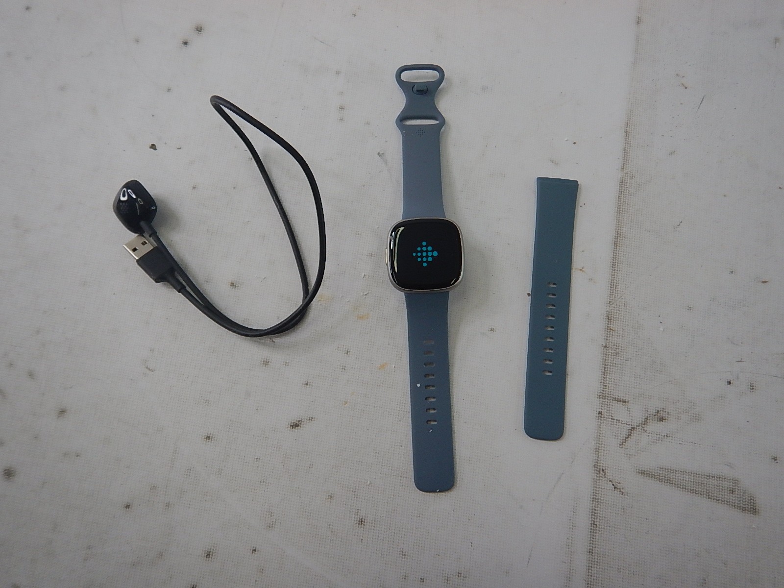 Fitbit Versa 4 Blue Fitness Smartwatch Grade A