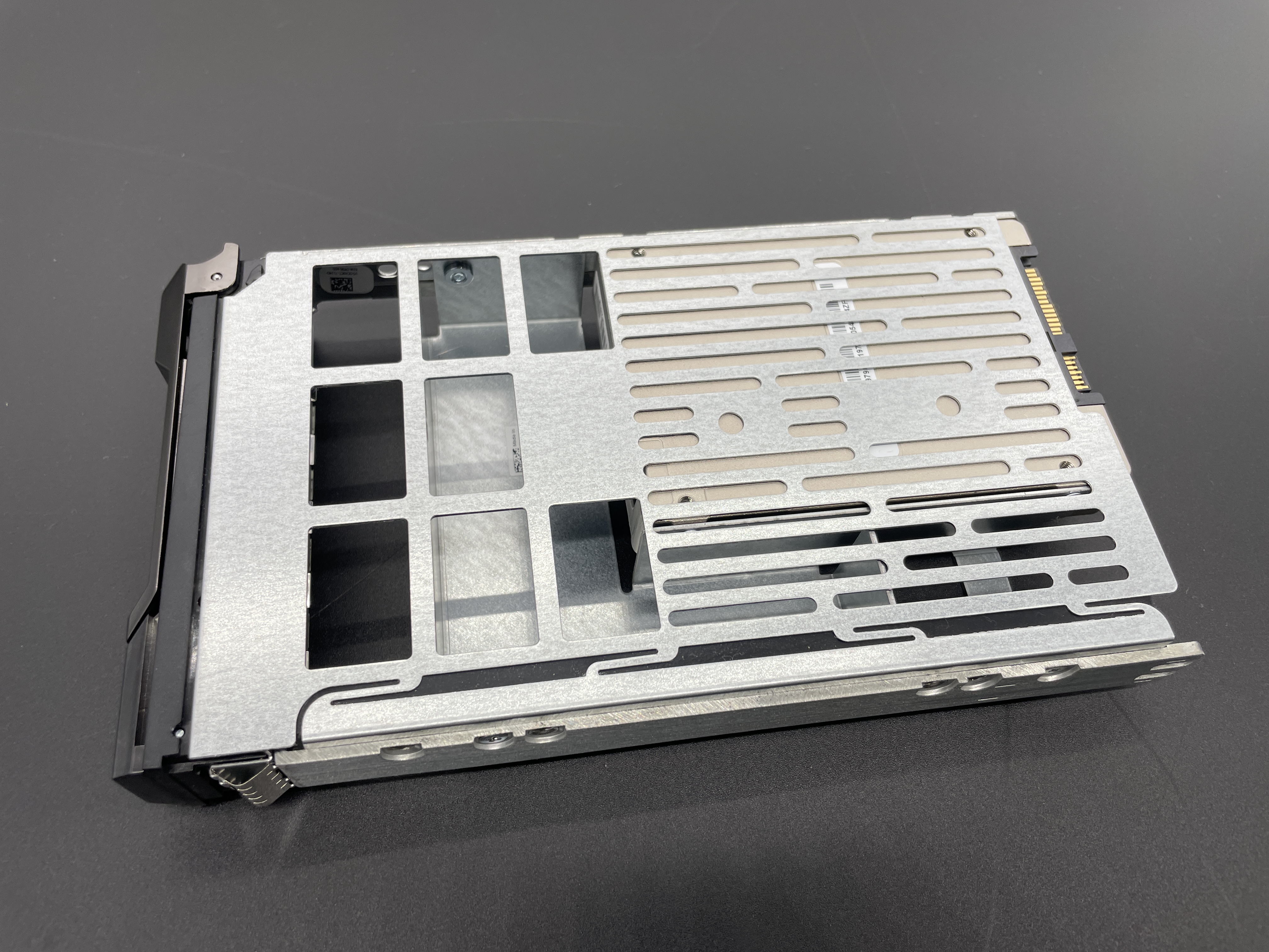 DELL Enterprise Plus 1.6TB SSD Wcaddy For Servers 0B32124 HUSMM1616ASS200 — photo 4
