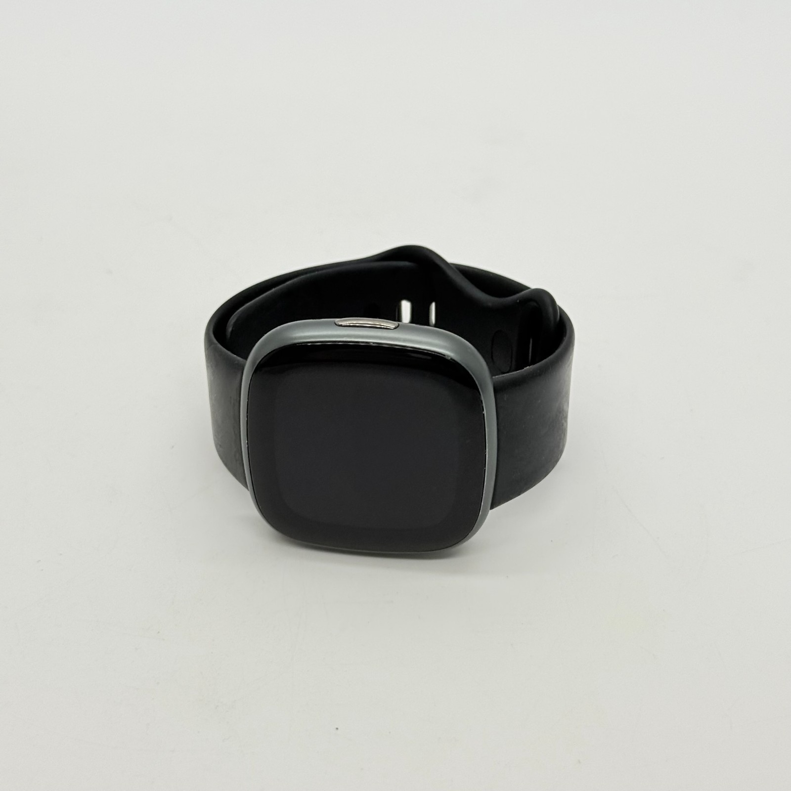 Fitbit Versa 4 Fitness Smartwatch - Graphite [DP162] — photo 2