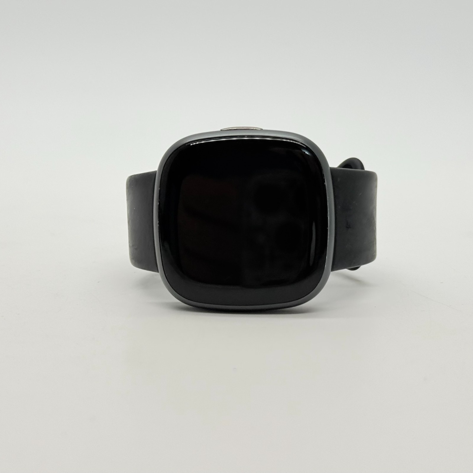 Fitbit Versa 4 Fitness Smartwatch - Graphite [DP162] — photo 3