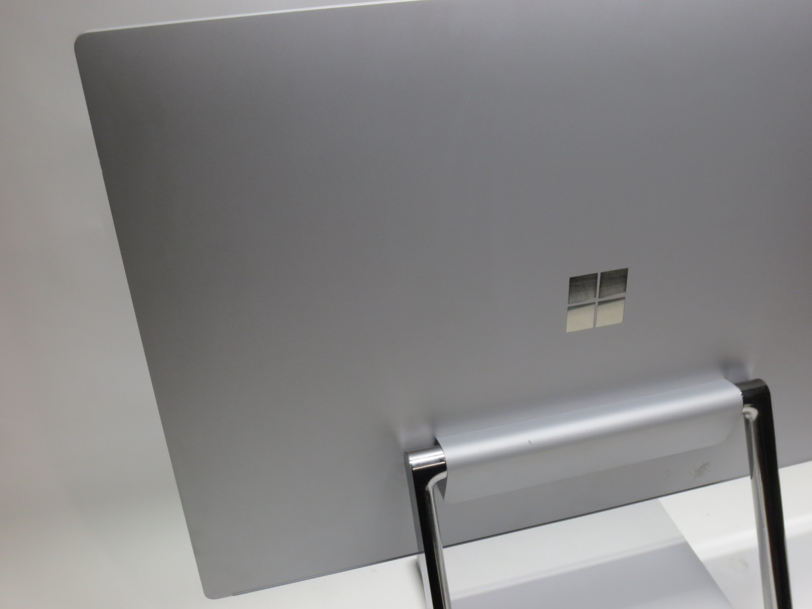 Microsoft Surface Studio 2 1707 28" 2.7GHz i7-6820HQ 2TB HDD 32GB RAM WIN11 — photo 4