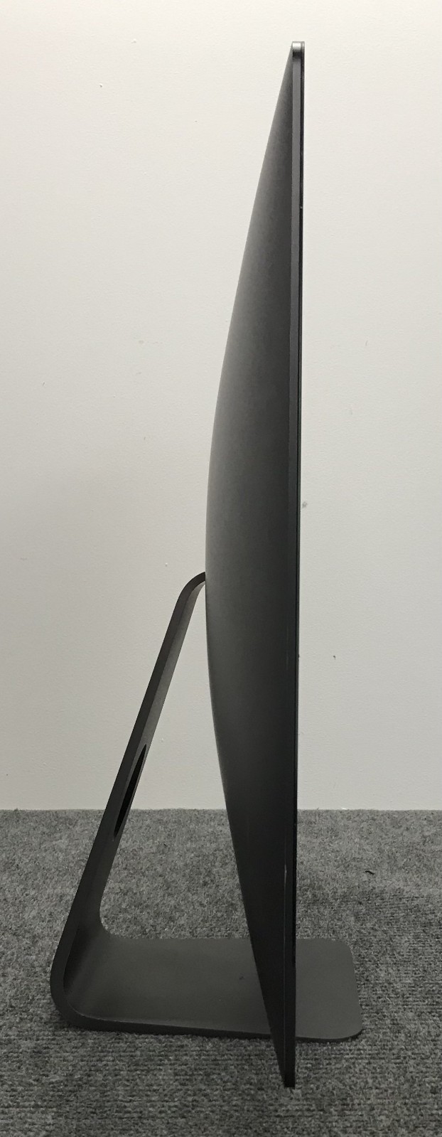 Apple iMac Pro A1862 MQ2Y2LL/A 2017 5K 27" AIO W-2140B 32GB RAM 1TB NVMe,Grade C — photo 3