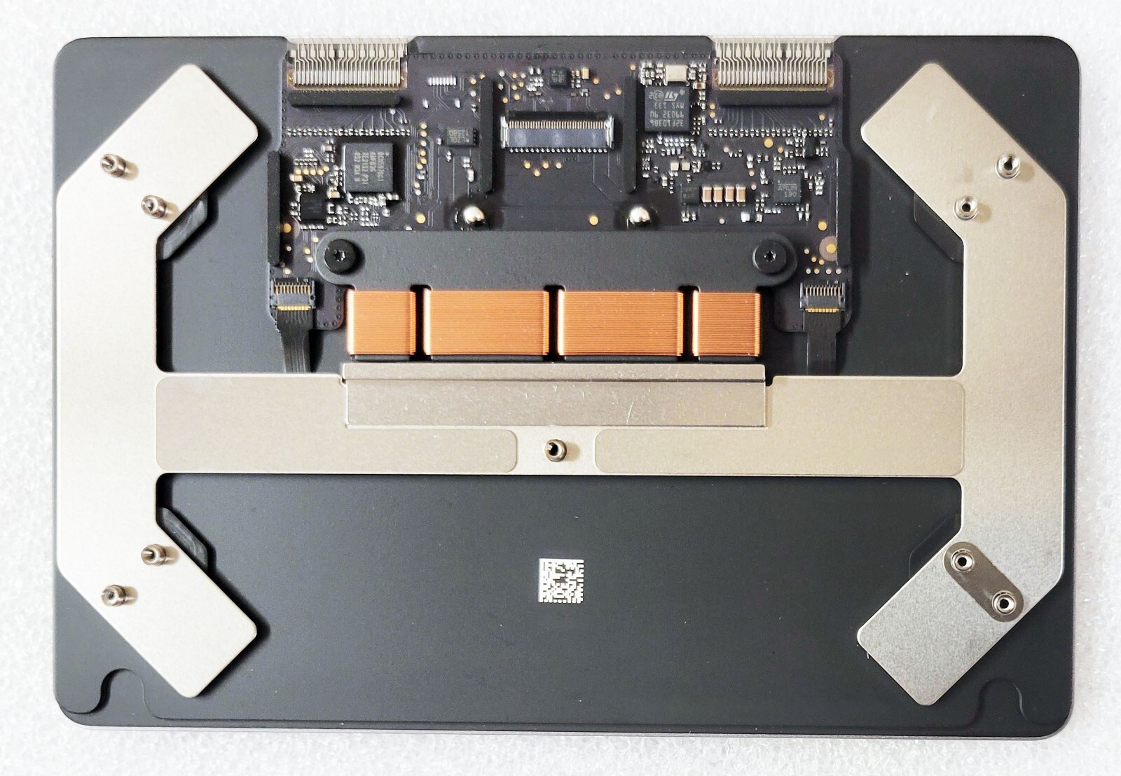 Genuine Macbook Air 13 2020 A2337 Trackpad 661-16825 Space Gray — photo 2