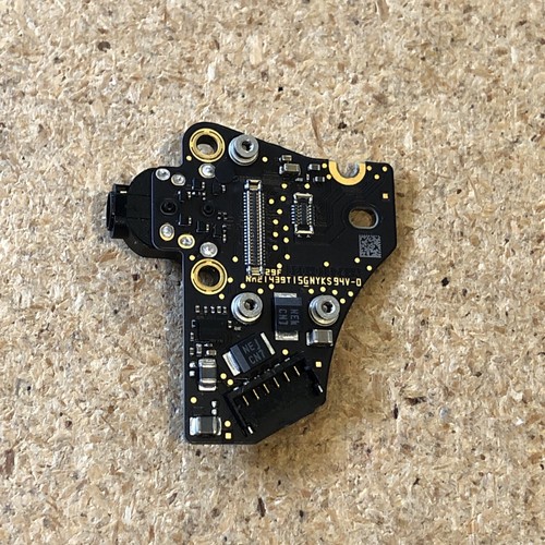 Genuine Macbook Air 13" 2018 2019 A1932 Audio Board Headphone Jack 820-01124-A — photo 4