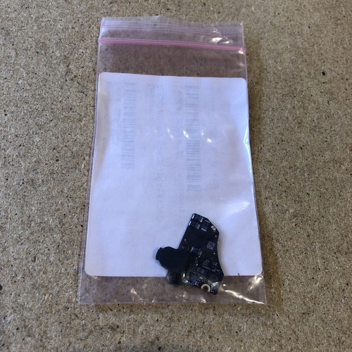 Genuine Macbook Air 13" 2018 2019 A1932 Audio Board Headphone Jack 820-01124-A — photo 5
