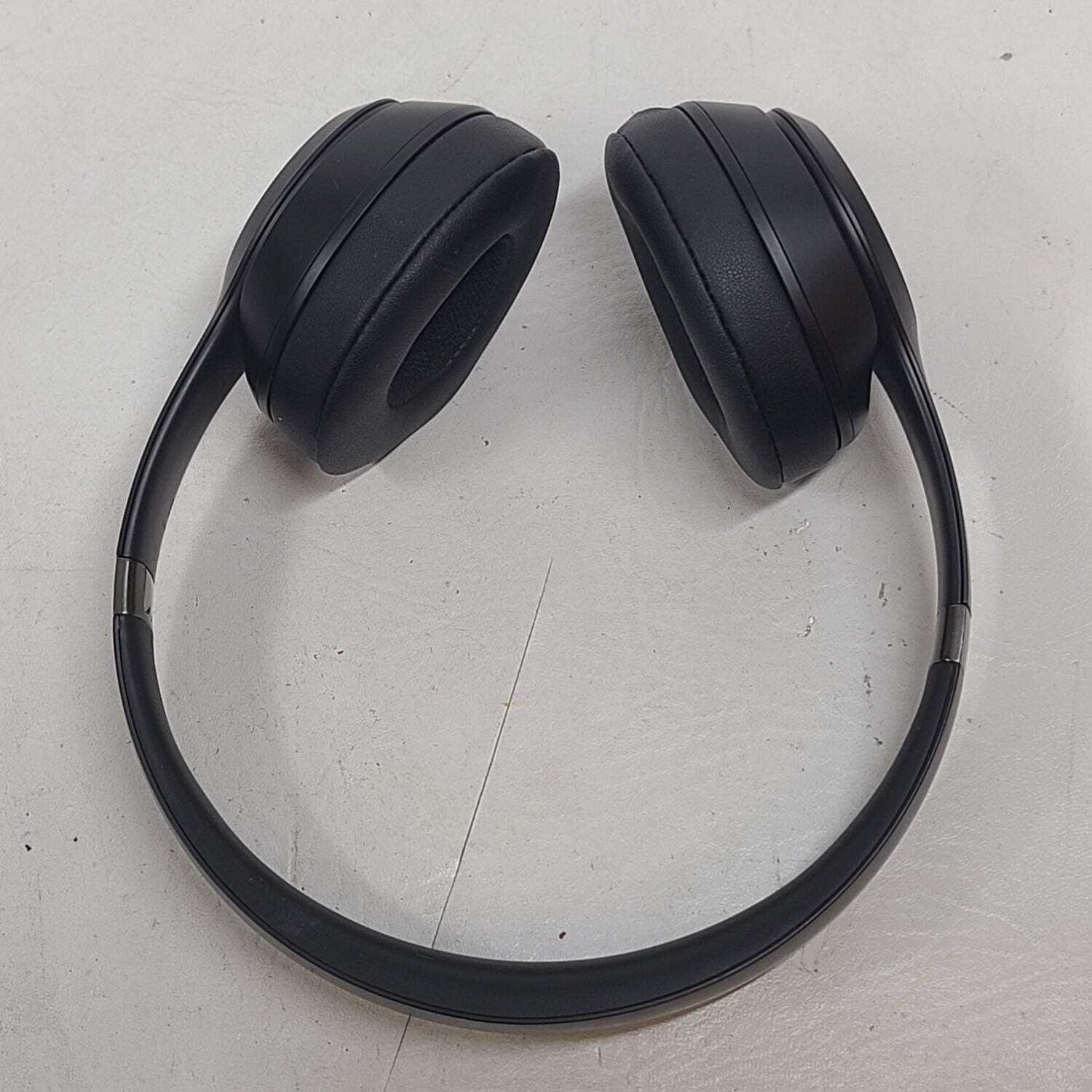 Beats Solo 4 Bluetooth Wireless On-Ear Headphones Matte Black MUW23LL/A — photo 2
