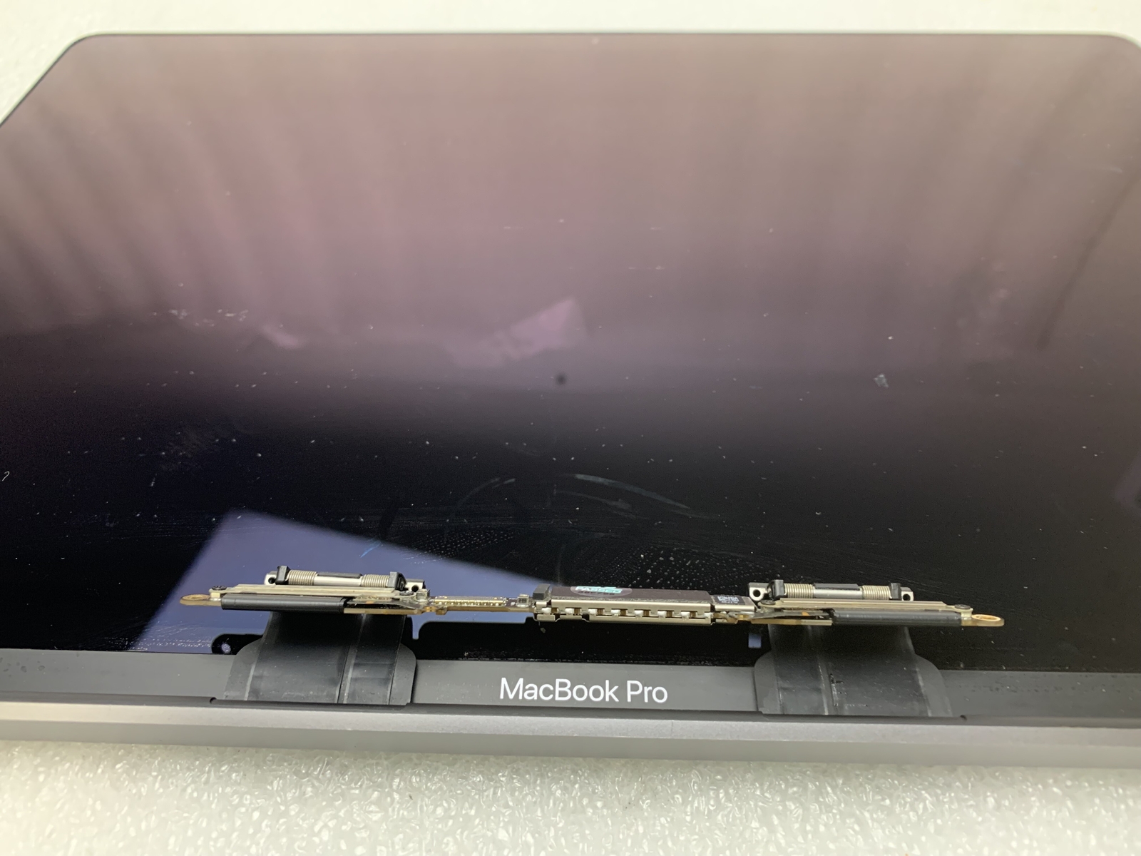 MacBook Pro A1990 15" 2018 2019 Retina LCD Assembly SPACE GRAY 661-10355 Grade C — photo 5