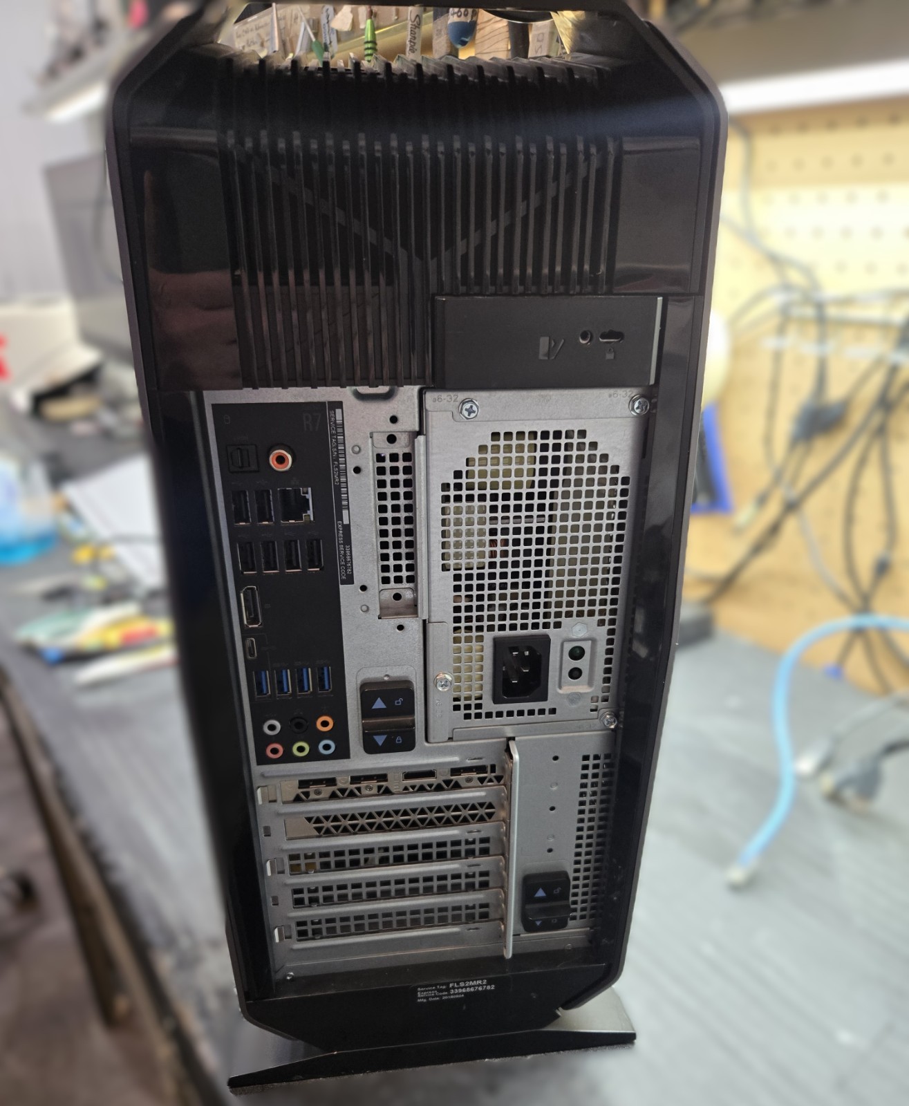Alienware Aurora R7 Gaming Desktop Intel i7-8700 3.2GH 16GB RAM 2TB HDD GTX 1080 — photo 4