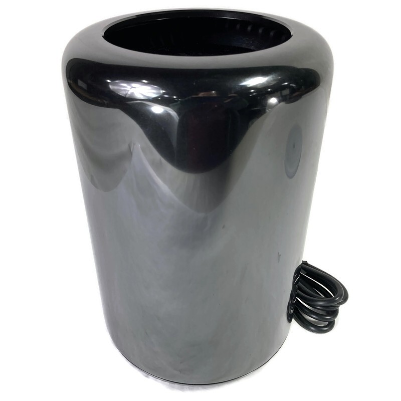 Apple A1481 Mac Pro (2013) Xeon E5-1650 V2 3.5GHz - 32GB - 1TB SSD - 2x D500