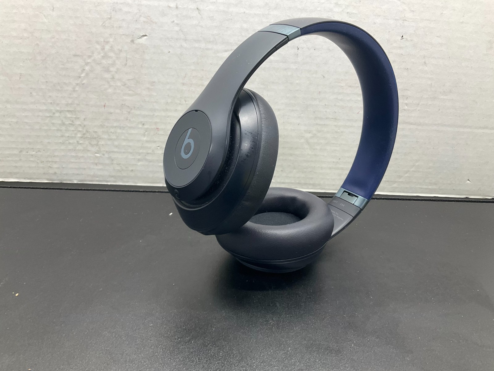 Beats By Dr. Dre Beats Studio Pro Wireless Noise Cancelling Navy A2924 — photo 4
