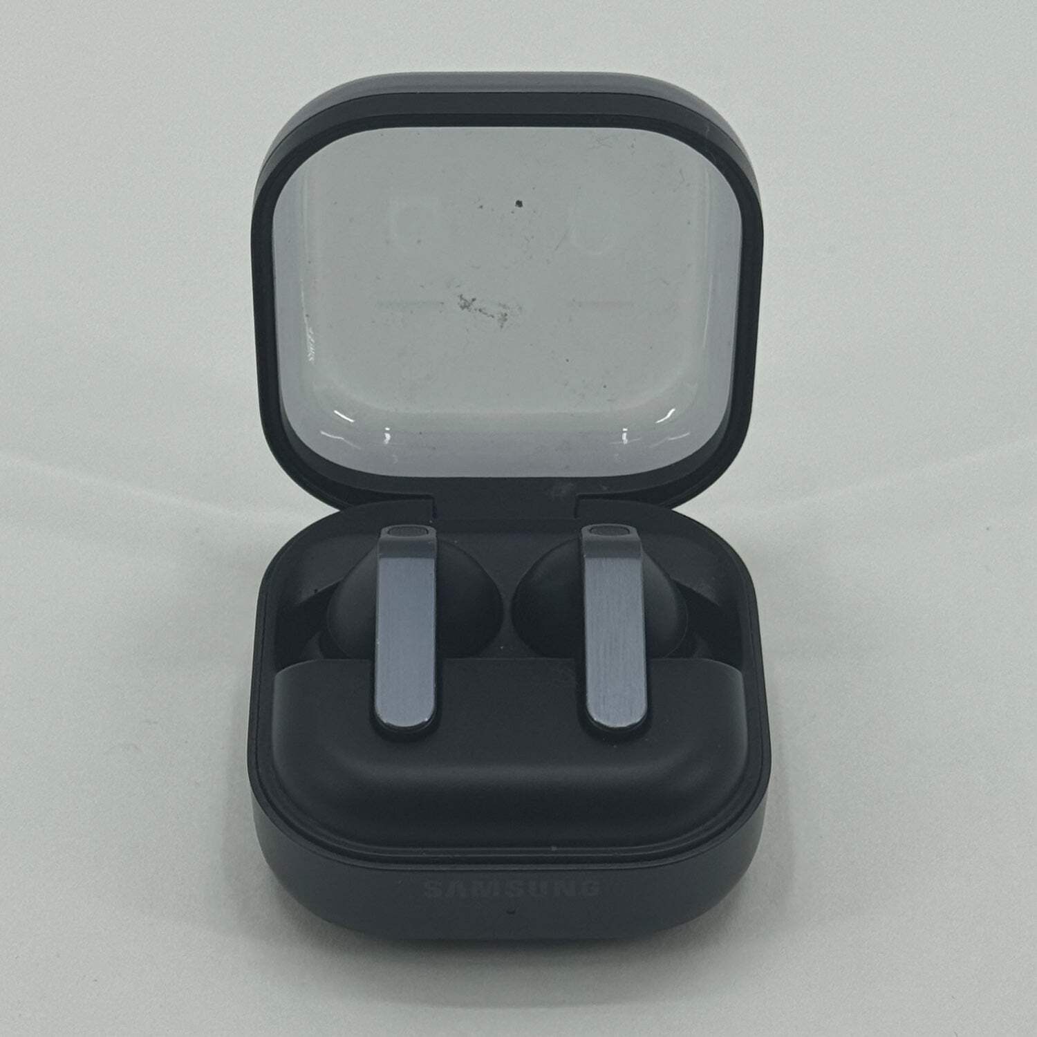 Samsung Galaxy Buds4 Pro SM-R640 Noise Cancelling Wireless Earbuds Gray — photo 3