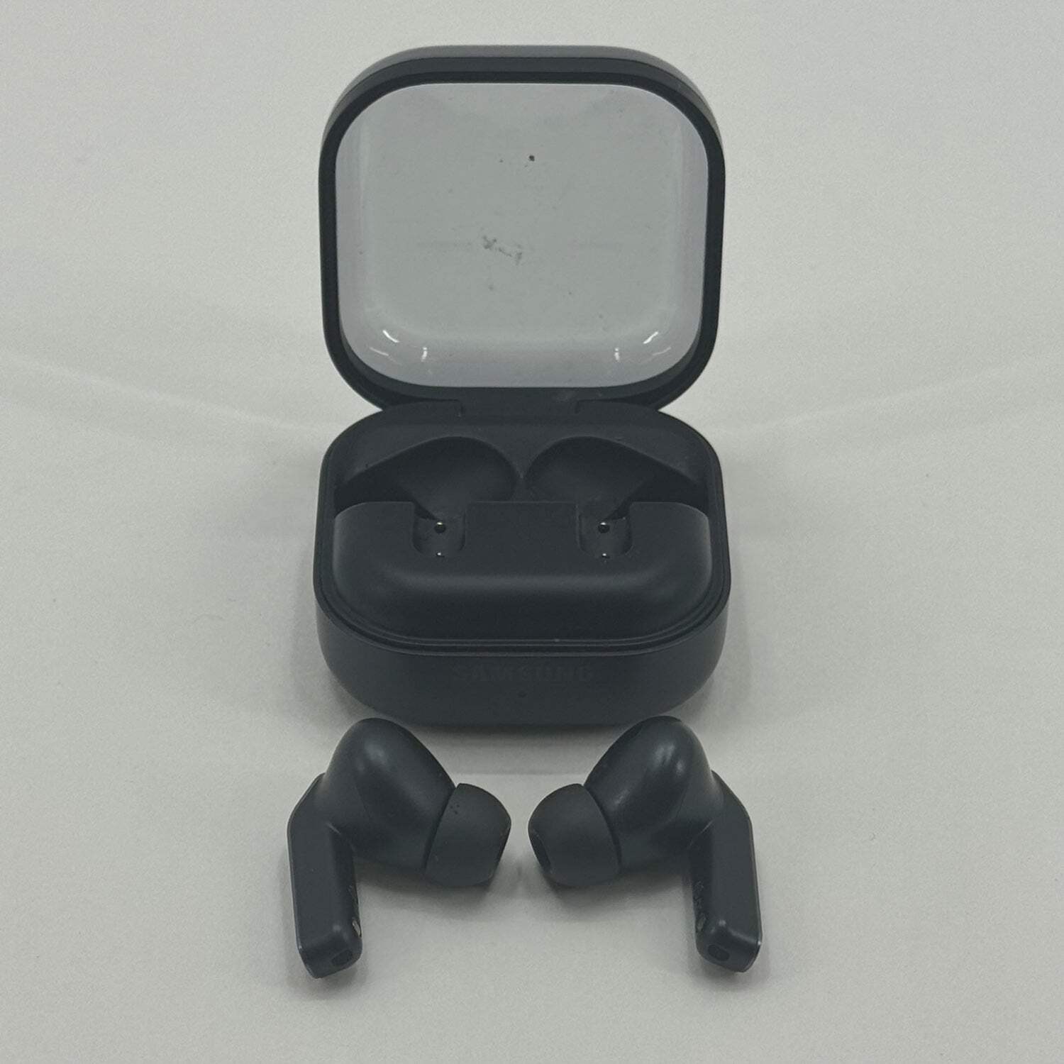 Samsung Galaxy Buds4 Pro SM-R640 Noise Cancelling Wireless Earbuds Gray — photo 4