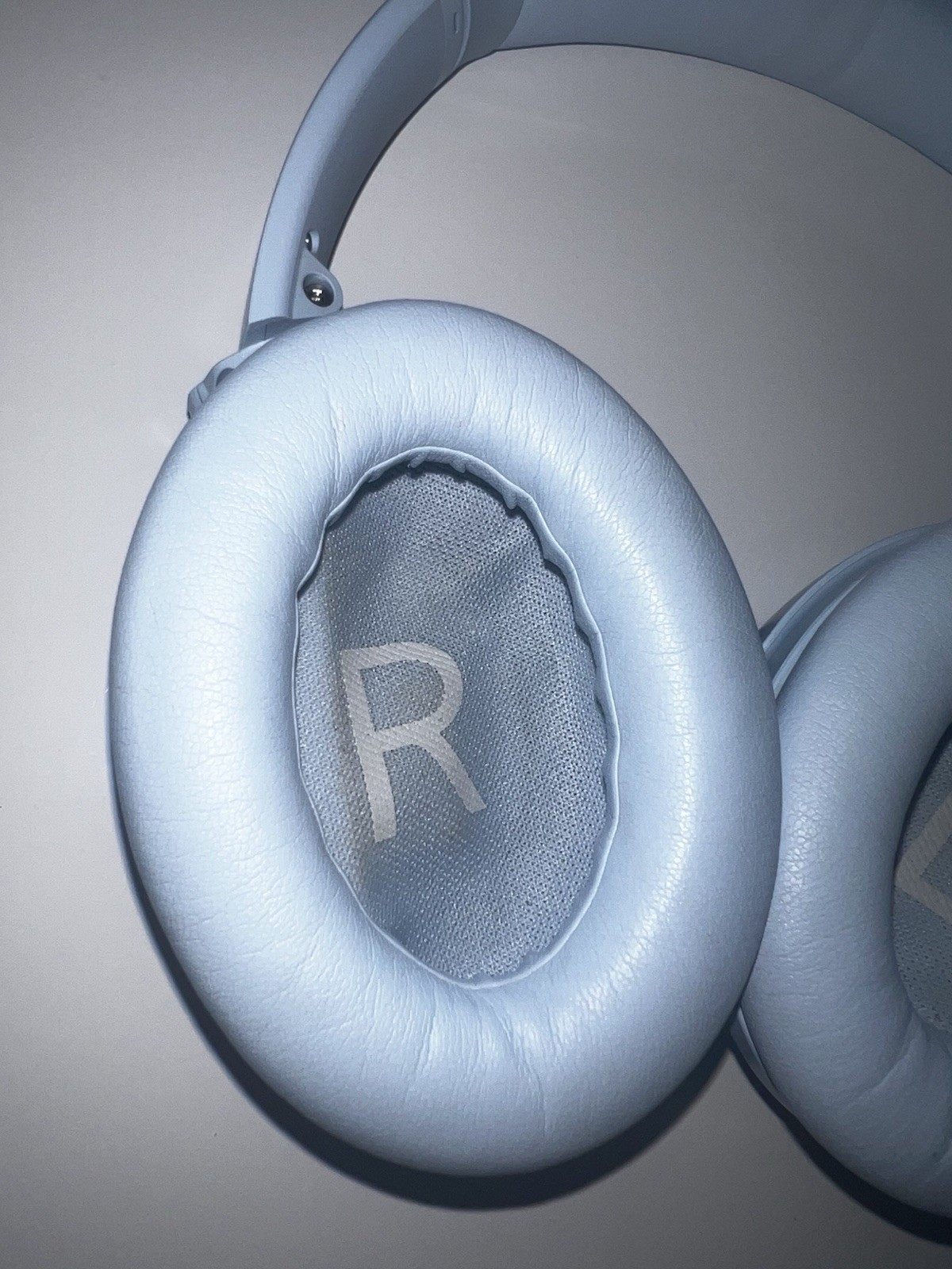 Bose QuietComfort Wireless Noise Cancelling Over-the-Ear Headphones - Moonstone — photo 3