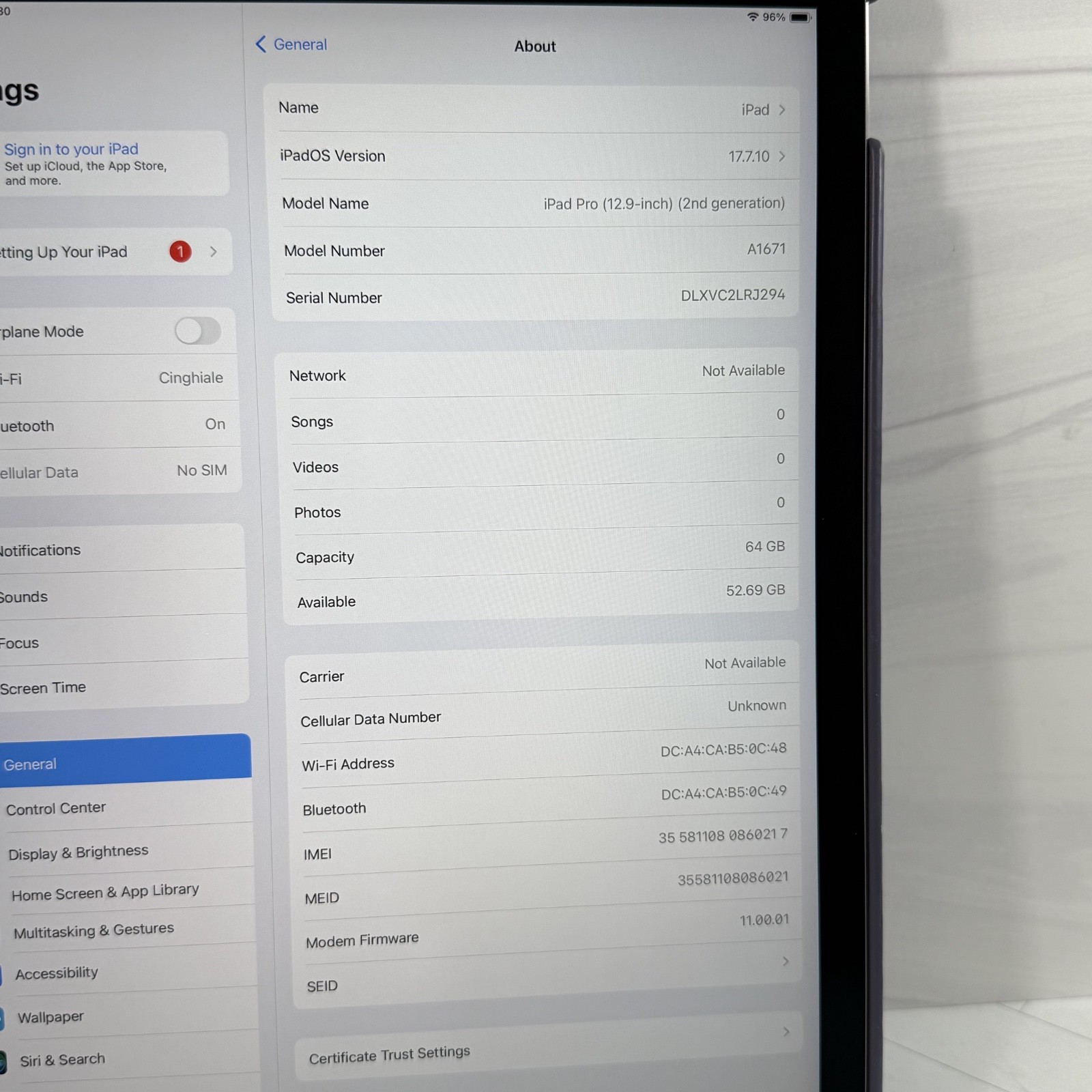 Apple iPad Pro 12.9-inch 2nd Gen A1671 64 GB Wi-Fi Cellular — photo 2