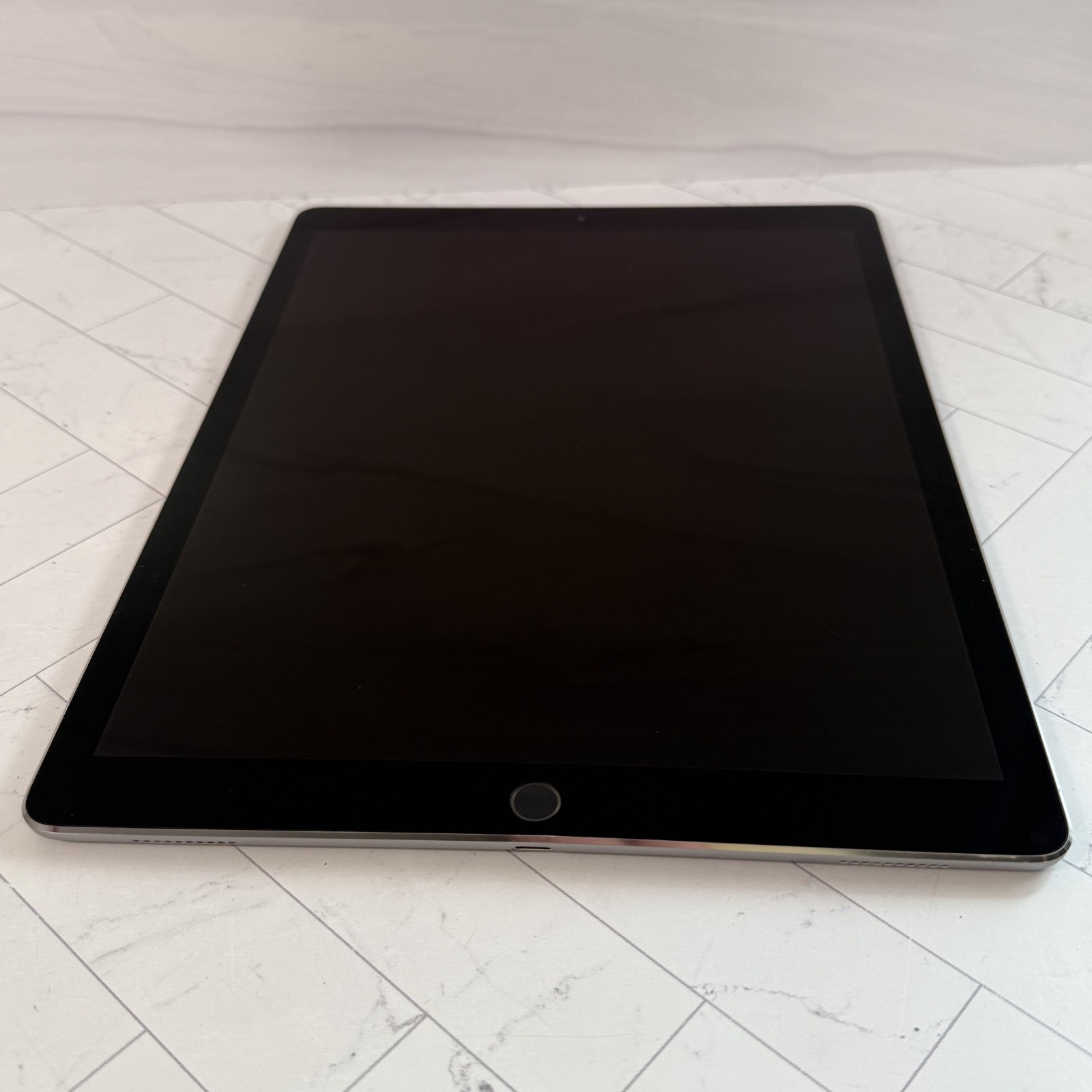 Apple iPad Pro 12.9-inch 2nd Gen A1671 64 GB Wi-Fi Cellular — photo 3