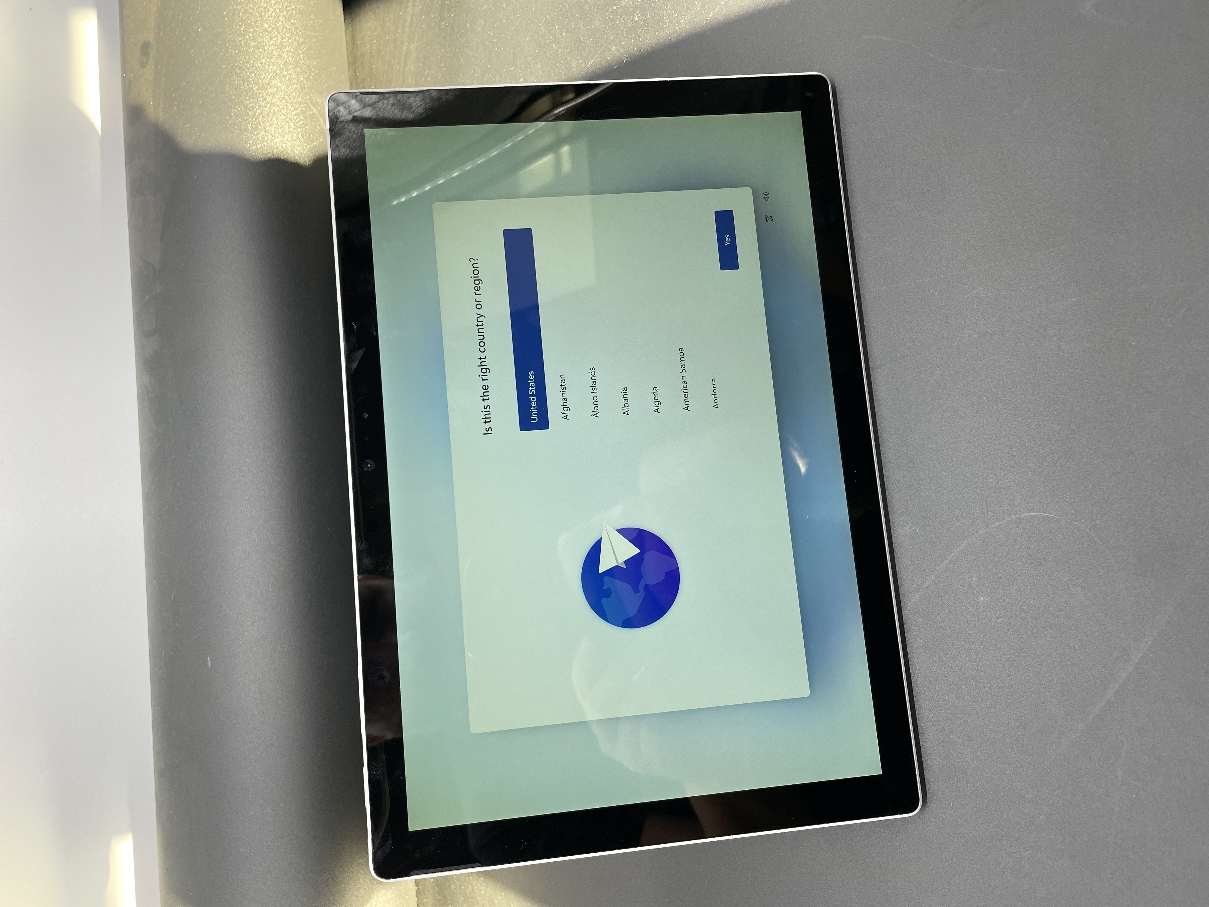 Microsoft Surface Pro 6 12.3 i58350U 8GB 256GB SSD Windows 11 READ