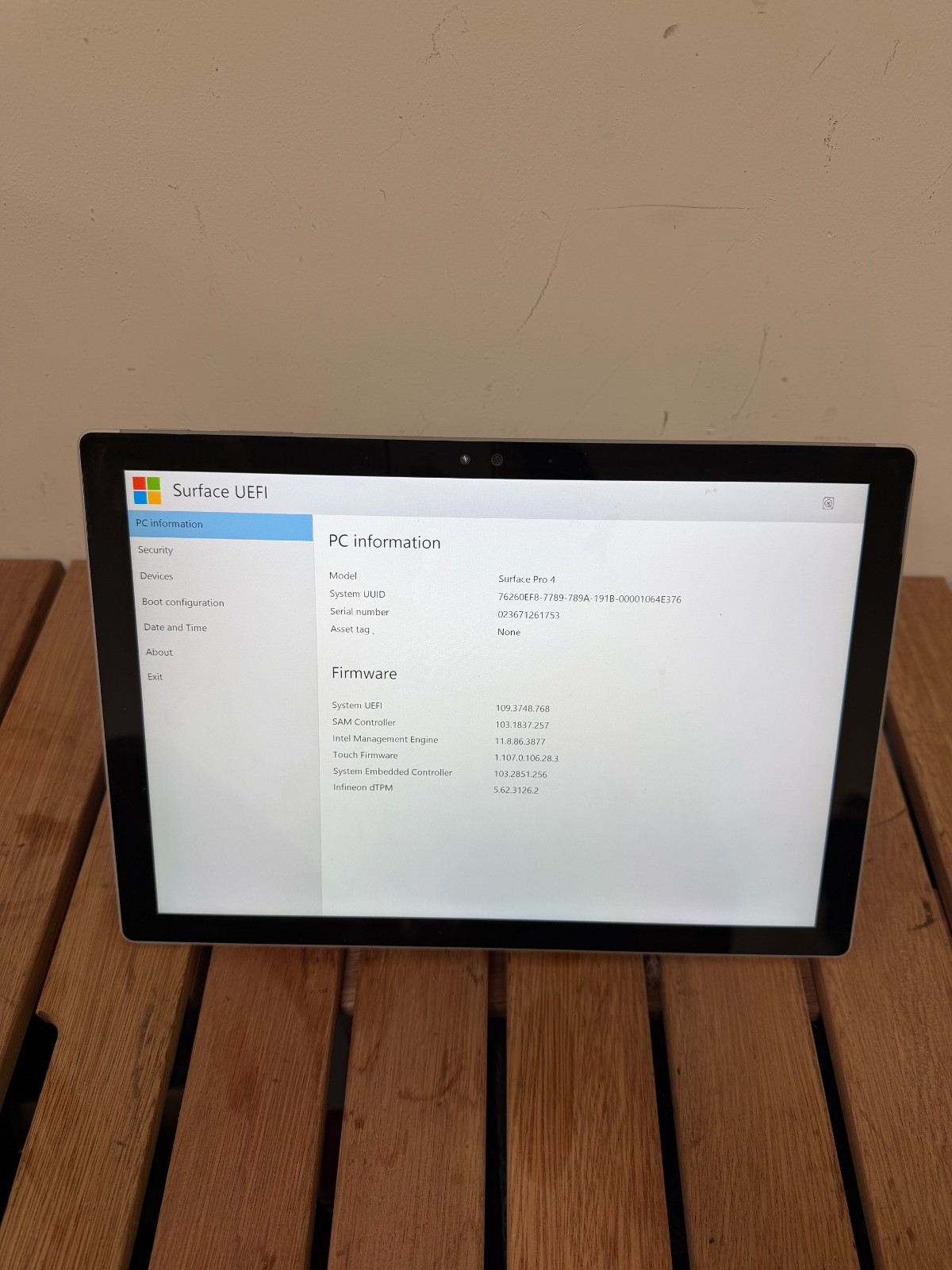 Microsoft Surface Pro 4 (Model 1724) 12.3" 128GB  FOR PARTS