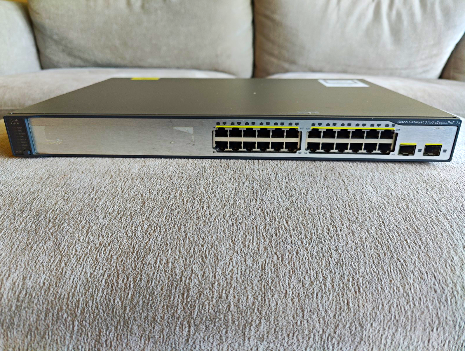 Cisco Catalyst 3750 V2 Series 24-Port PoE Managed Switch WS-C3750V2-24PS