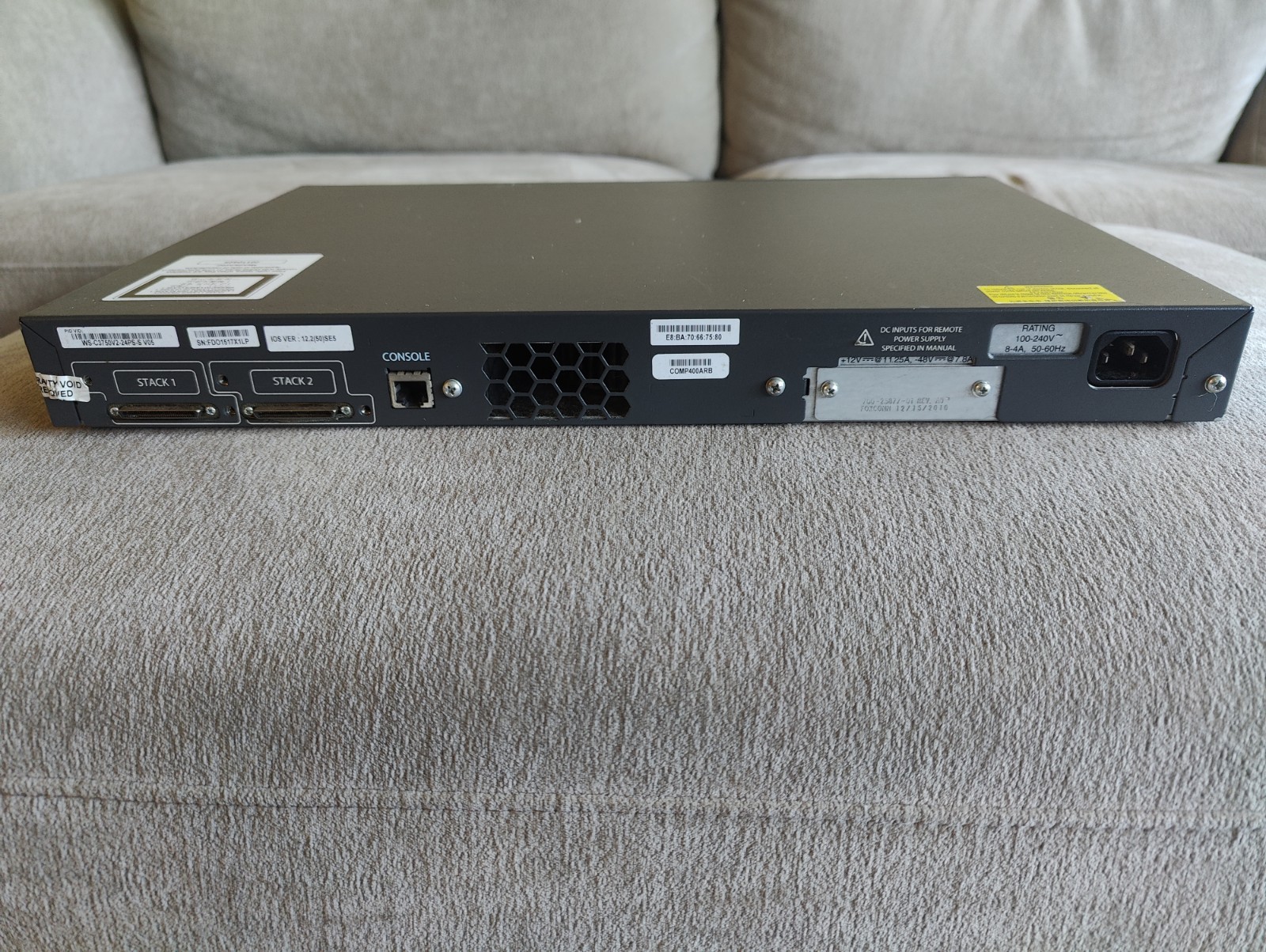 Cisco Catalyst 3750 V2 Series 24-Port PoE Managed Switch WS-C3750V2-24PS — photo 4