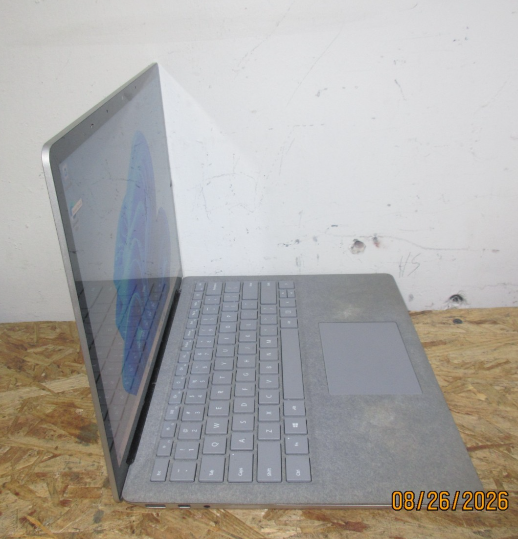 Microsoft Surface Laptop 2 1769 i7-8TH 1.9GHz 8GB 256GB SSD 13.5" Touch W10P — photo 2