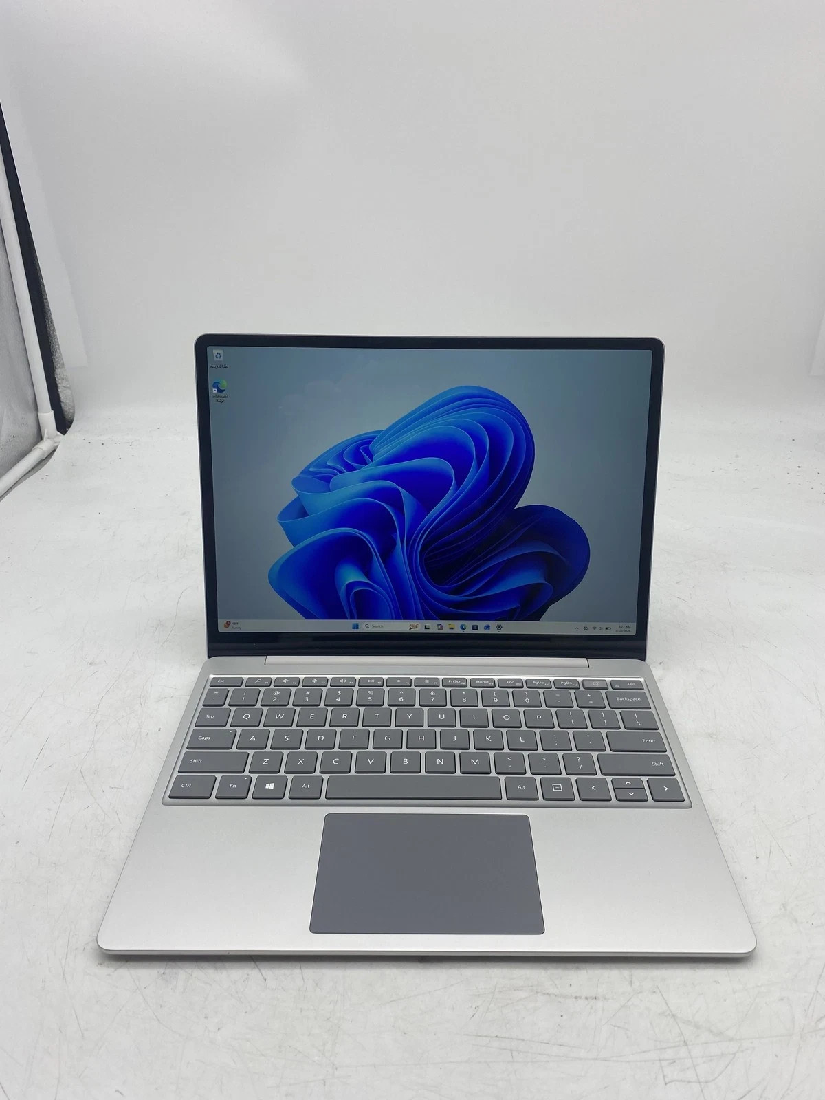 Microsoft Surface Laptop GO 1943 i5-1035G1 8GB 128GB SSD Win 11 Pro