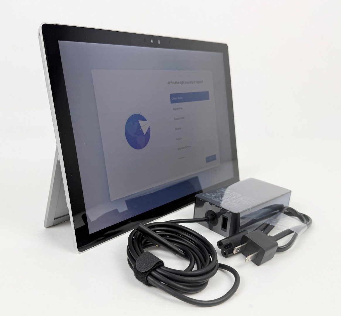 Microsoft Surface Pro 4 1724 12.3" i5-6300U 4GB 128GB SSD  W11P READ