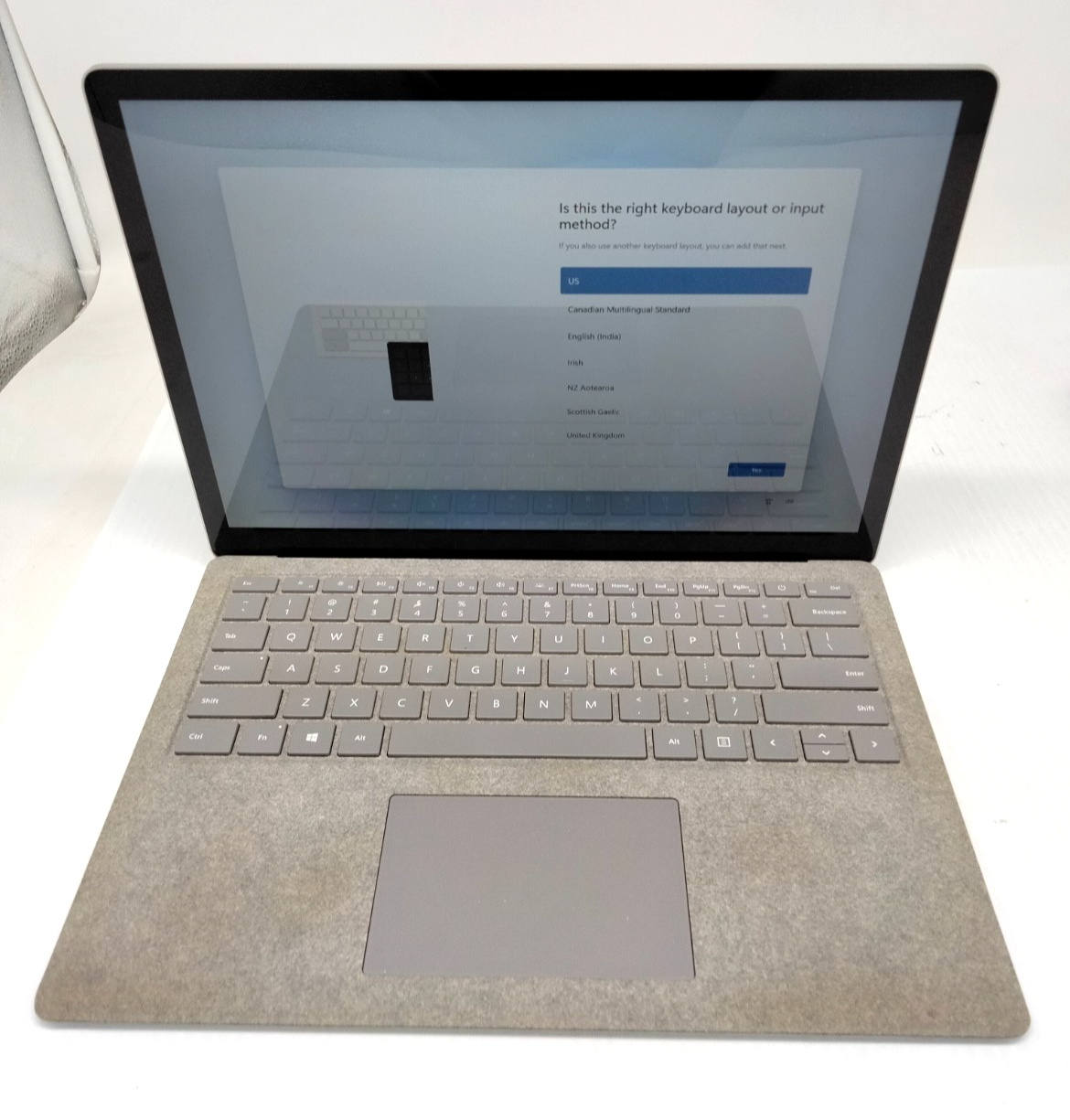 Microsoft Surface 1769 13.5” Touch i7-7660U 8GB RAM 256gb SSD Win 11 Laptop
