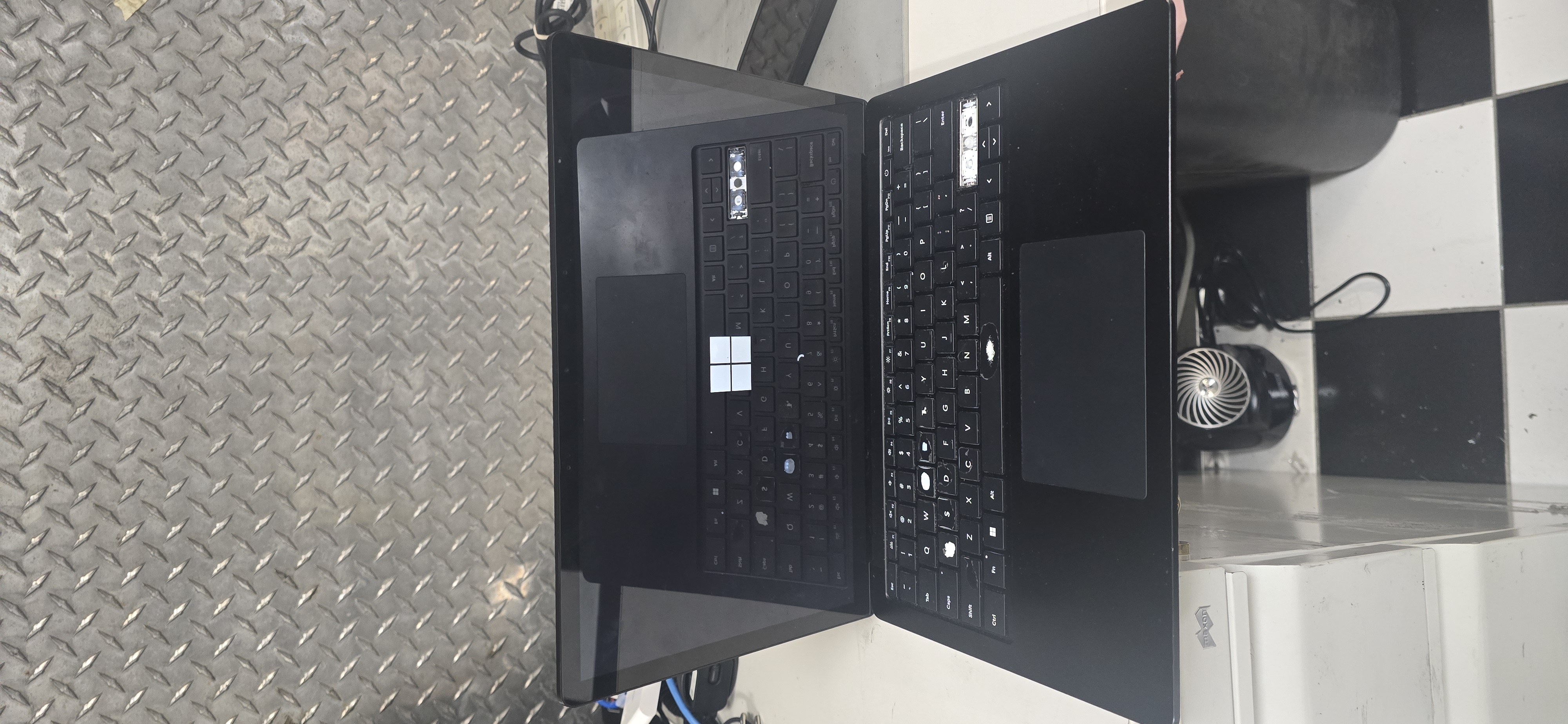 Microsoft Surface Laptop 4 13.5" i5-1145G7 16GB 256GB AS-IS For Parts No Touch — photo 4