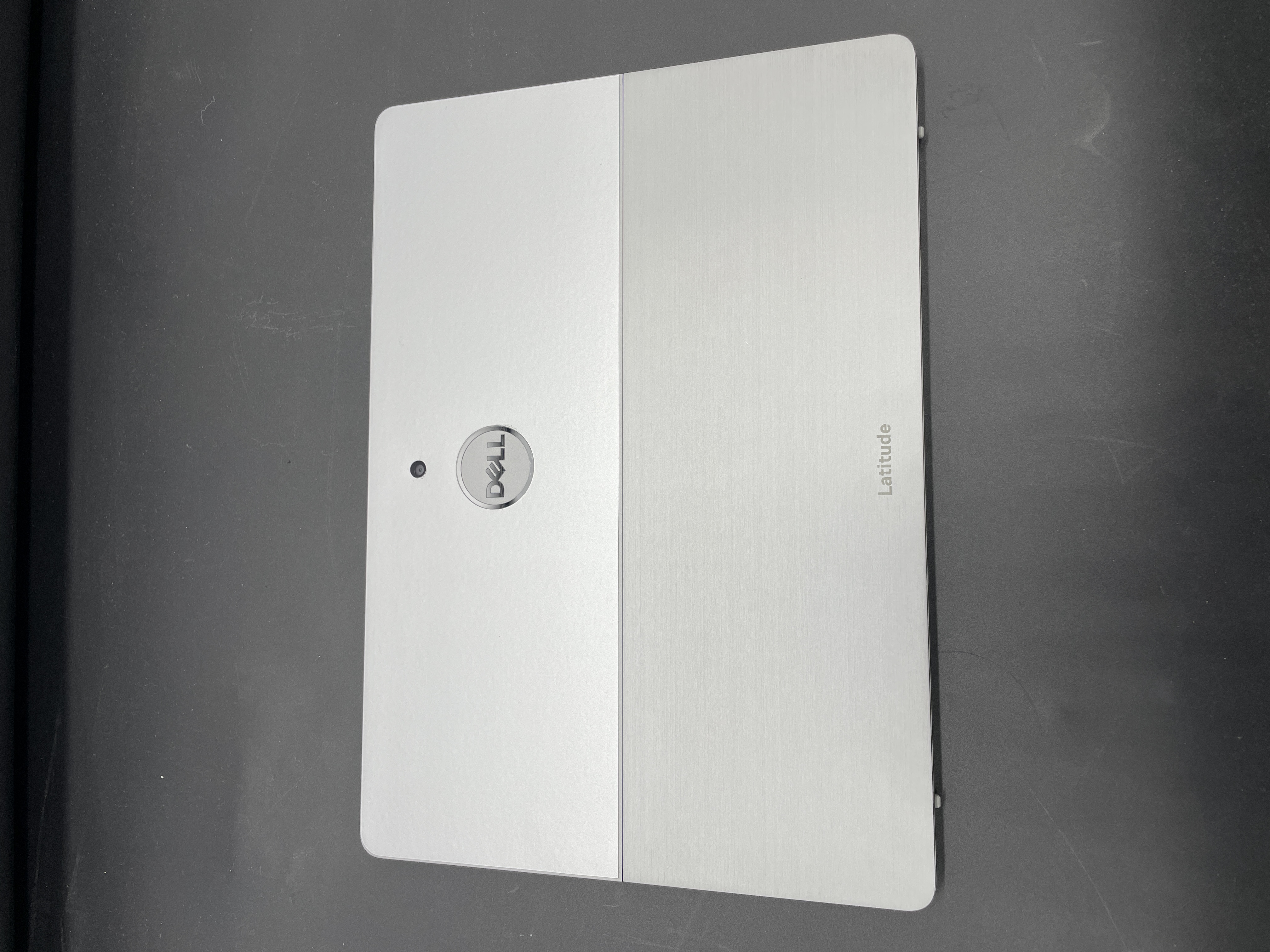 Dell Latitude 7210 2IN1  i7-10610U FHD 16GB RAM 256GB SSD Windows 11 Pro NO KEY — photo 2