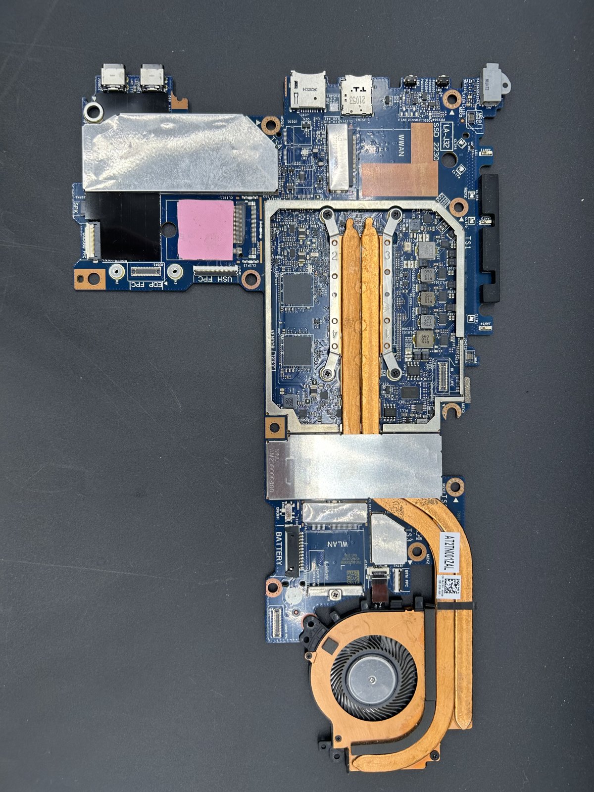 Dell Latitude 7210 2-in-1 i7-10610U 16GB Motherboard 9XR7X Damaged M.2 *READ* — photo 3