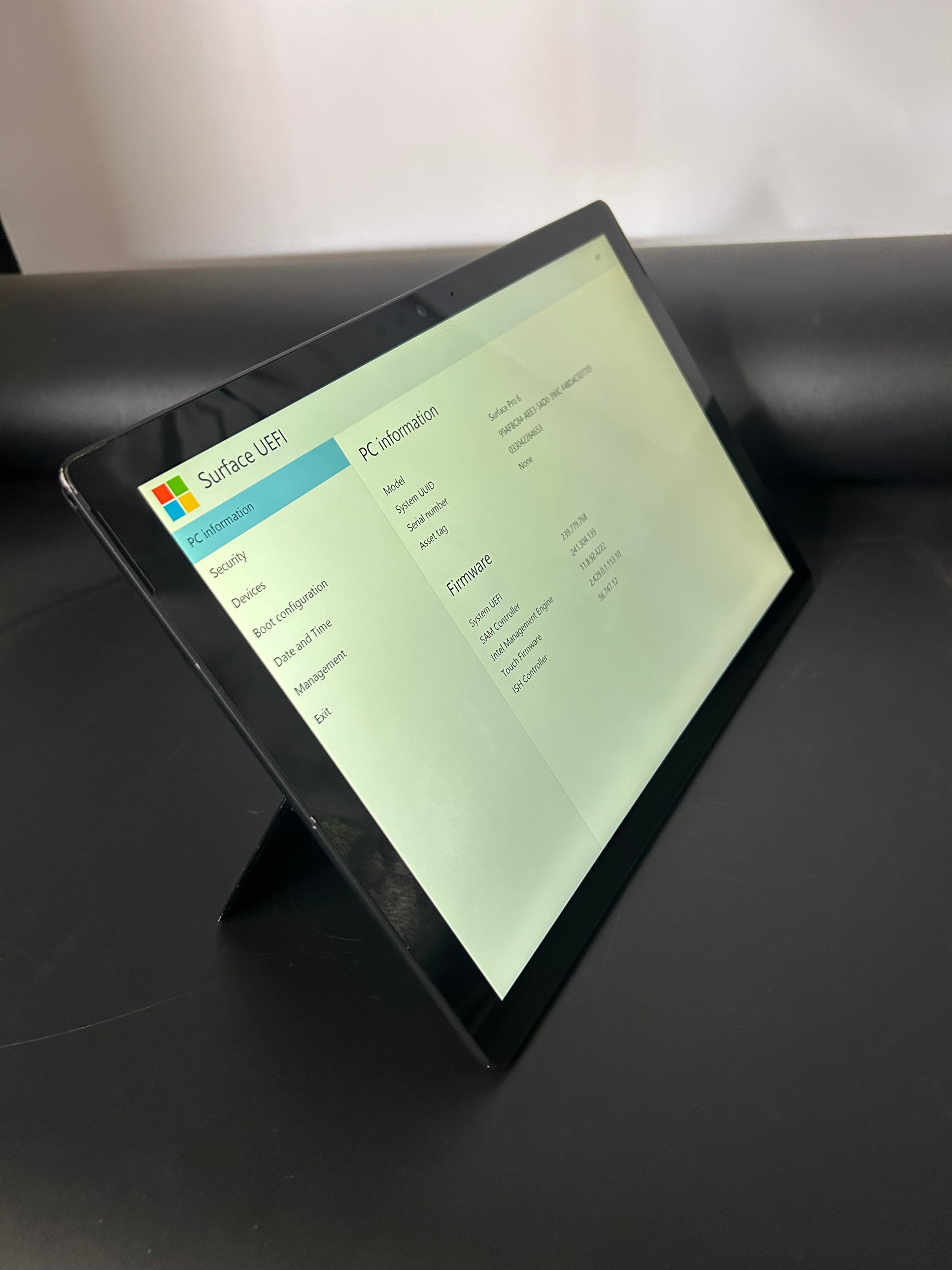 Microsoft Surface Pro 6 12.3in i5-8350U 8GB 256GB SSD Black Tablet Only Blemish