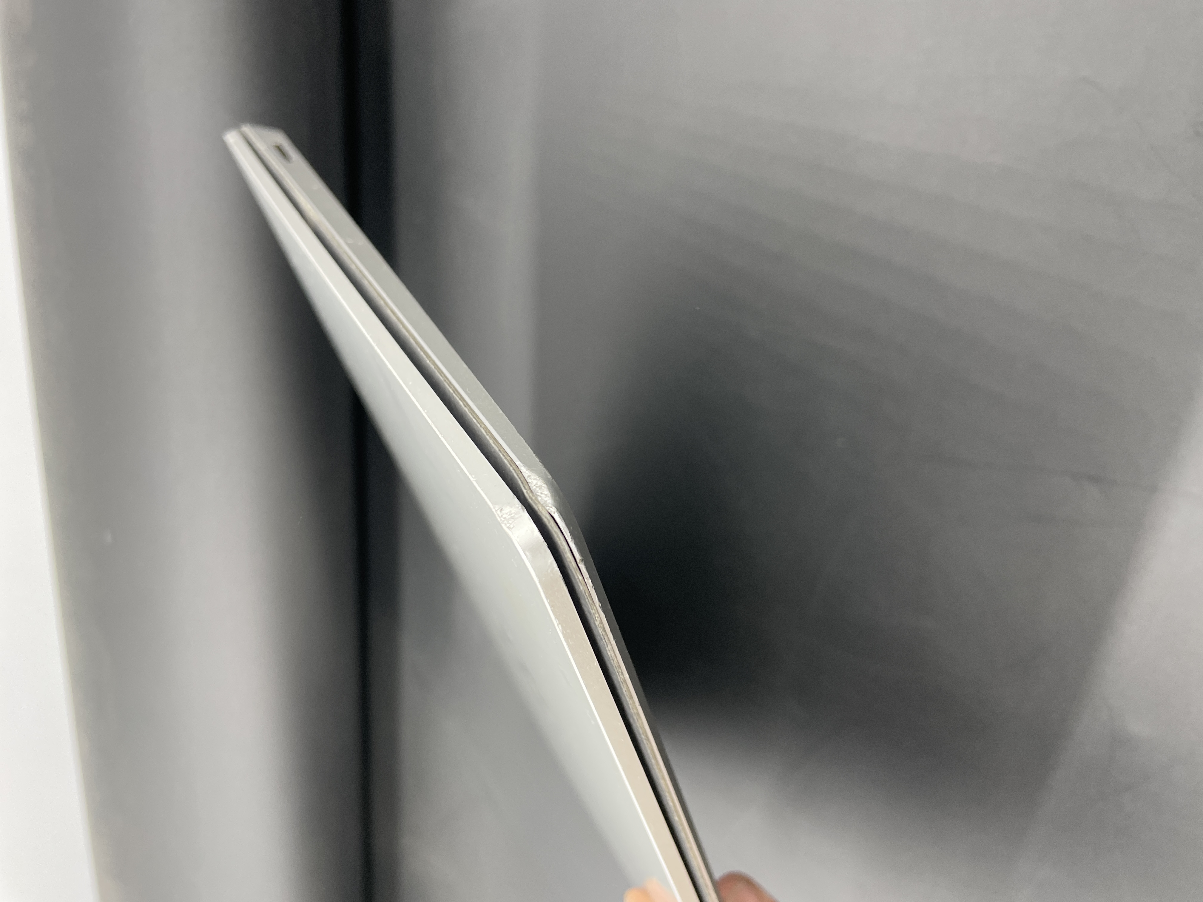 Microsoft Surface Laptop 3 - 13.5" - i5- 8GB RAM - 256GB SSD - ( WEAR & TEAR ) — photo 4