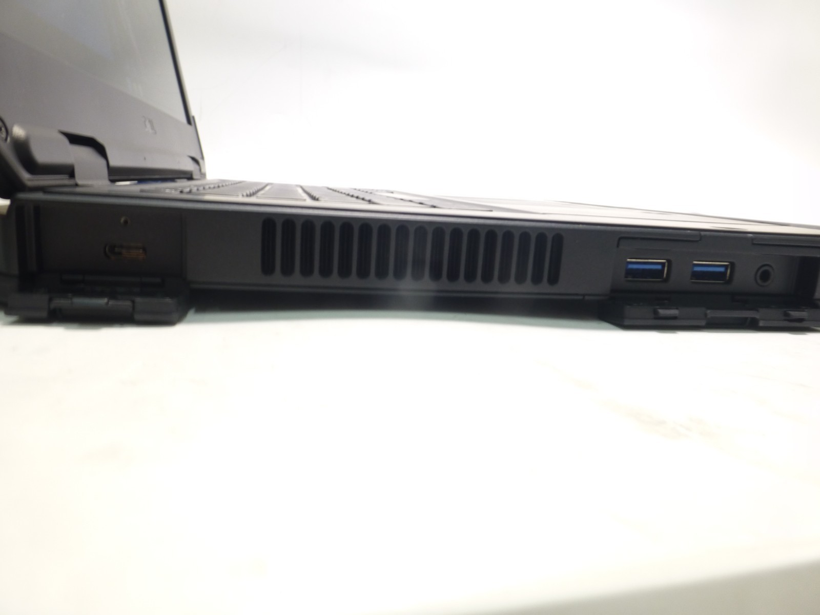 Dell Latitude Rugged 5420 14" Touchscreen (256GB SSD, Intel Core i5-8350U 8GB) — photo 4