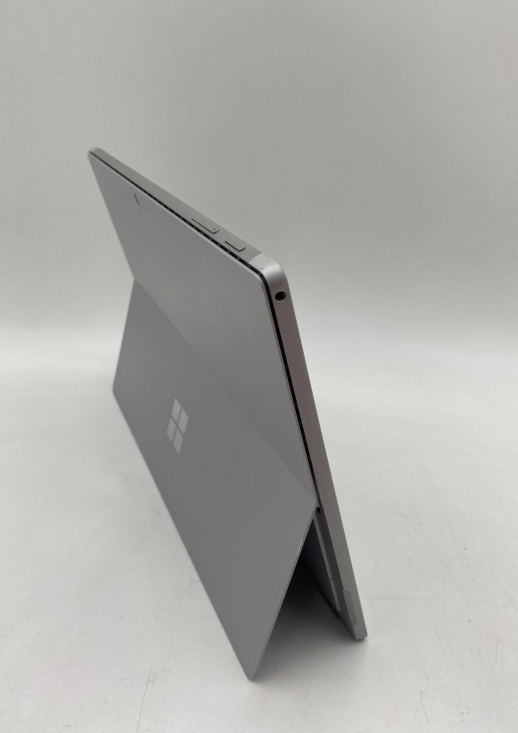 Microsoft Surface Pro 6 1796 Tablet i5-8350U 256GB SSD 8GB Silver Dent Frame