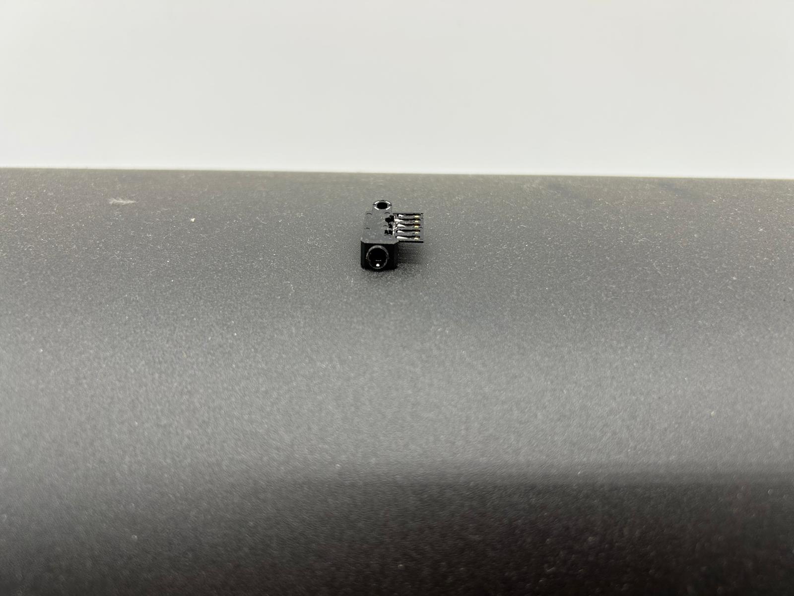 Microsoft Surface Laptop 3 13.5in Headphone Audio Jack 3.5mm Port Genuine OEM — photo 2