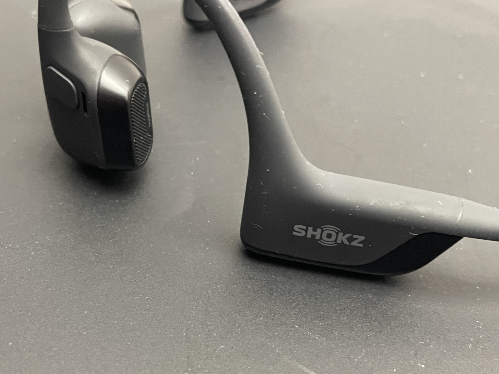Shokz - OpenRun Pro 2 Mini Bone Conduction Sports Headphones  ( S821 )- Black — photo 2