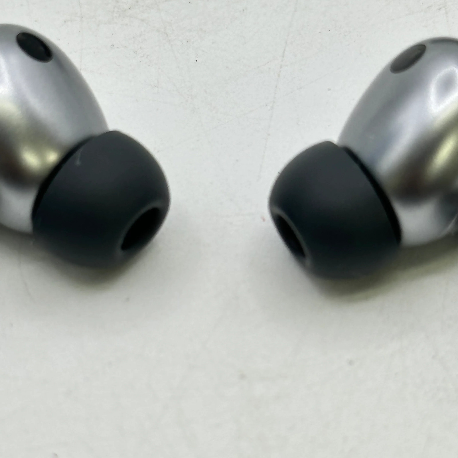 Samsung Galaxy Buds3 Pro SM-R630 True Wireless Earbuds Silver — photo 5