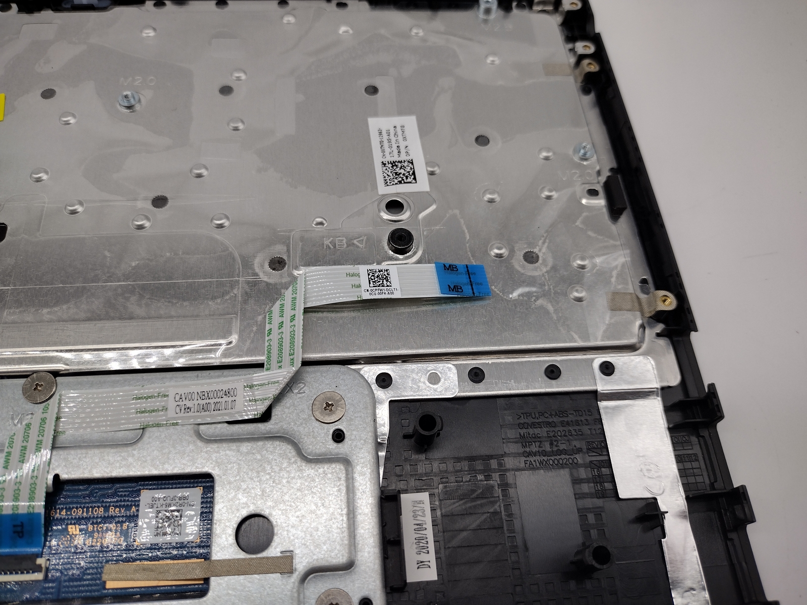 New Dell OEM Latitude 3180 Palmrest Assembly With Touchpad XTMTG Black — photo 4