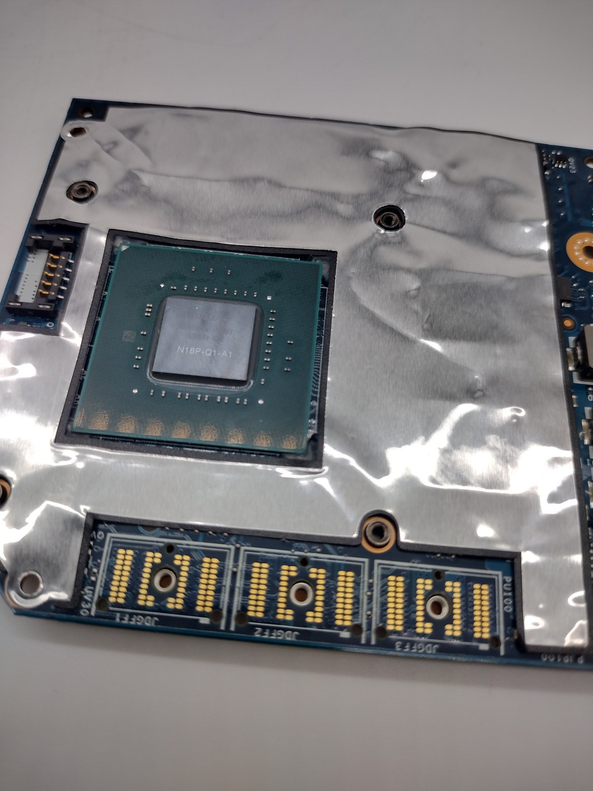 Dell  Precision 7530 NVidia Quadro 1000 4GB GDDR5 GPU N18P-Q1-A1  4GD86 — photo 4