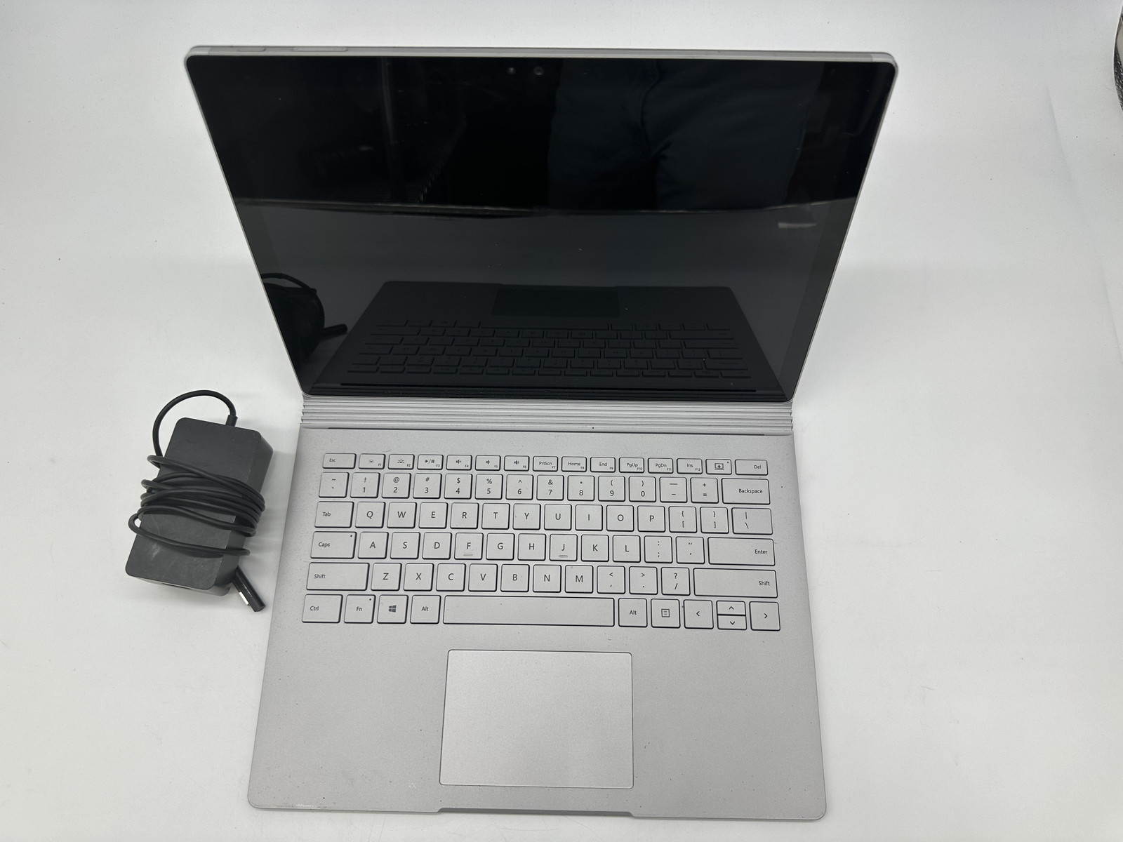Microsoft Surface Book 13.5inch Touch i5-6300u 8GB RAM 256gb DENTS