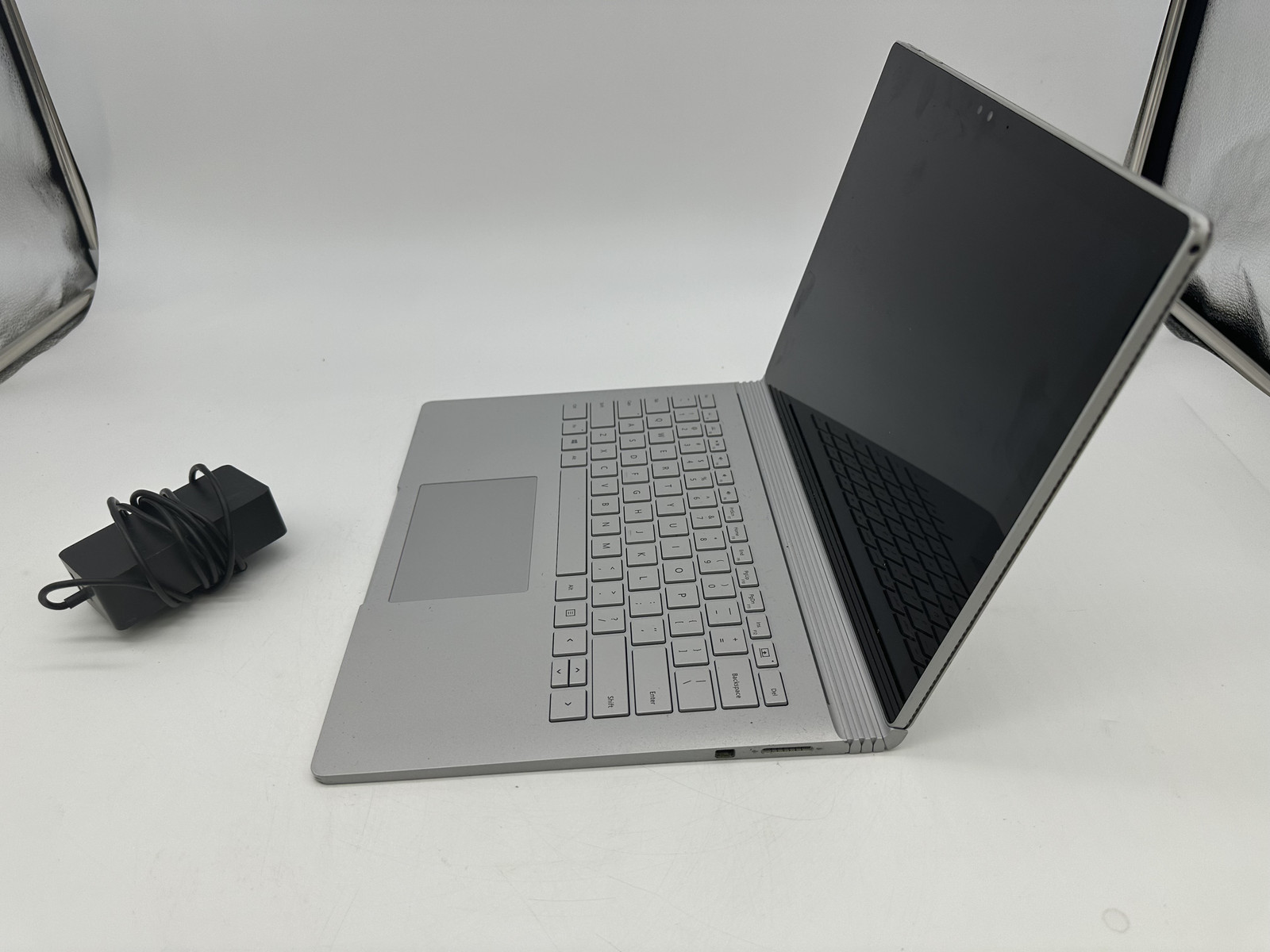 Microsoft Surface Book 13.5inch Touch i5-6300u 8GB RAM 256gb DENTS — photo 4