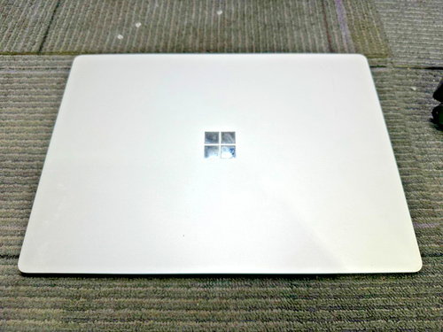 Microsoft Surface Laptop 2 1769 13.5inch Touchscreen i7-8650U 16GB RAM 512GB — photo 4